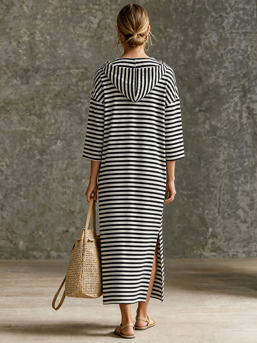 Vestido midi a rayas con capucha y media cremallera