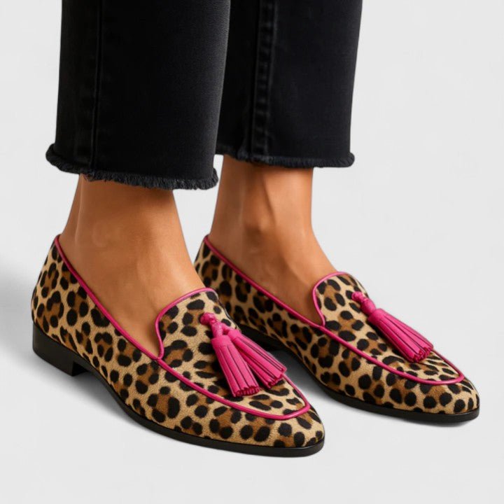 Diana | Mocasín con estampado de leopardo y borlas rosas