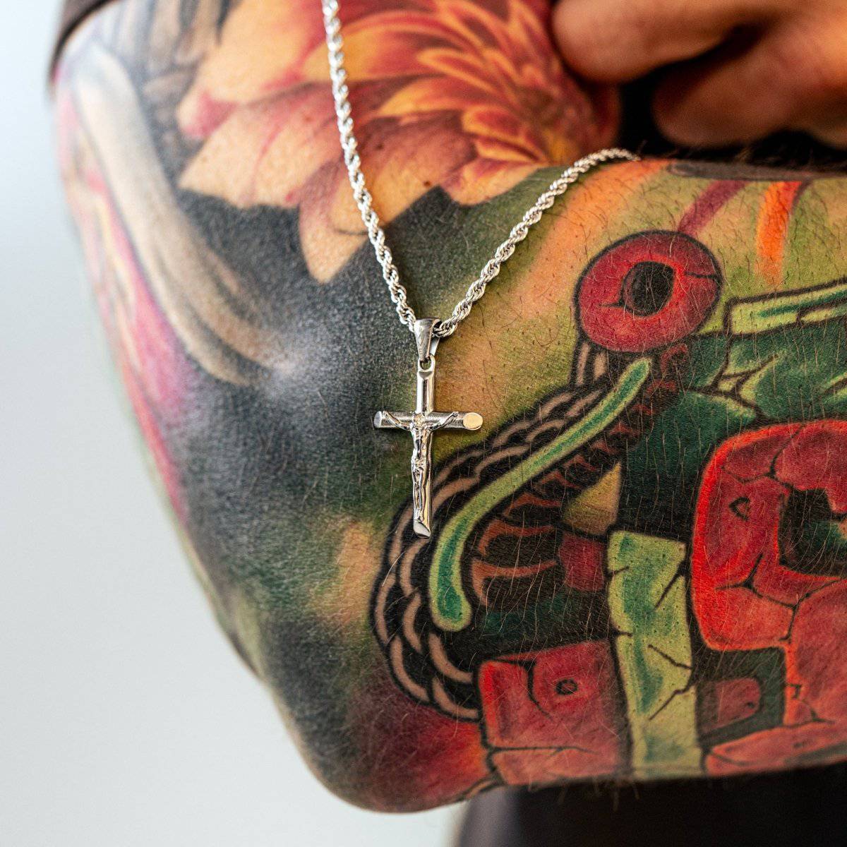 Collar Hombre Valeria Velora Cruz Jesucristo