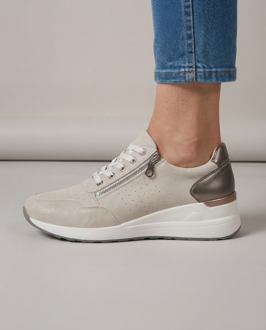 Zapatillas con cuña interna y cremallera