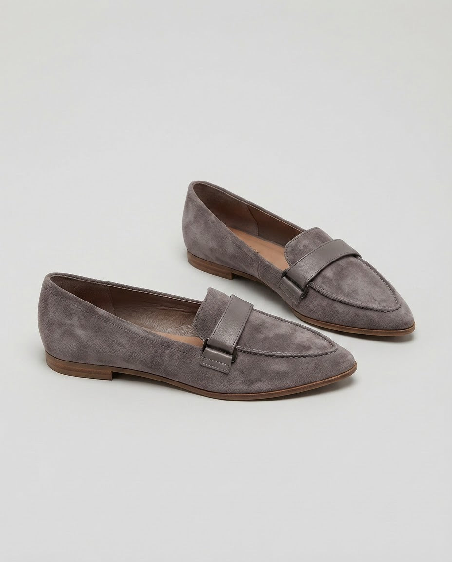 Mocasín de Punta con Franja en el Empeine
