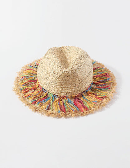 Sombrero de paja con borlas de cuerda de algodón colorida