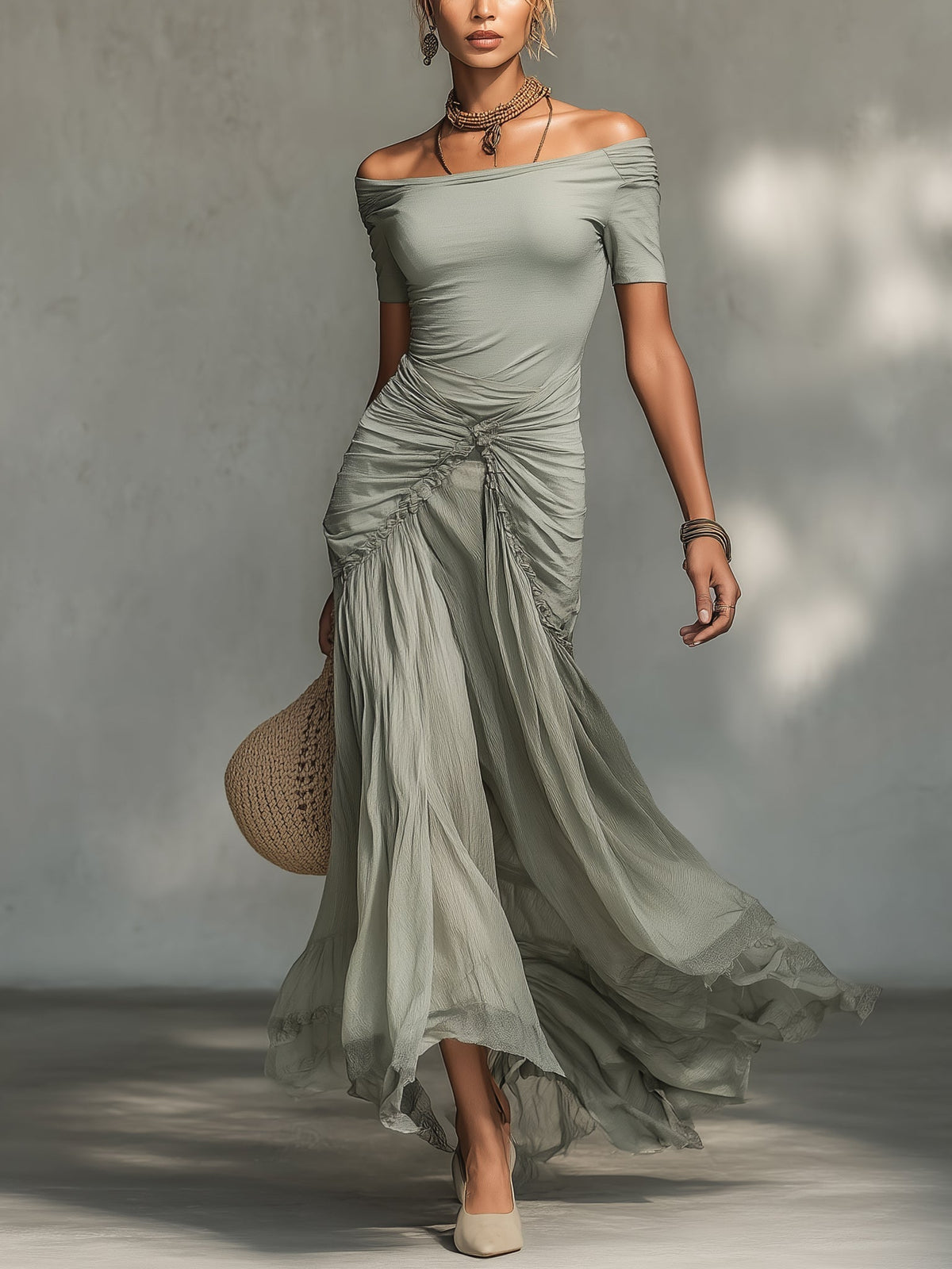 Vestido maxi gris de tela elástica y gasa