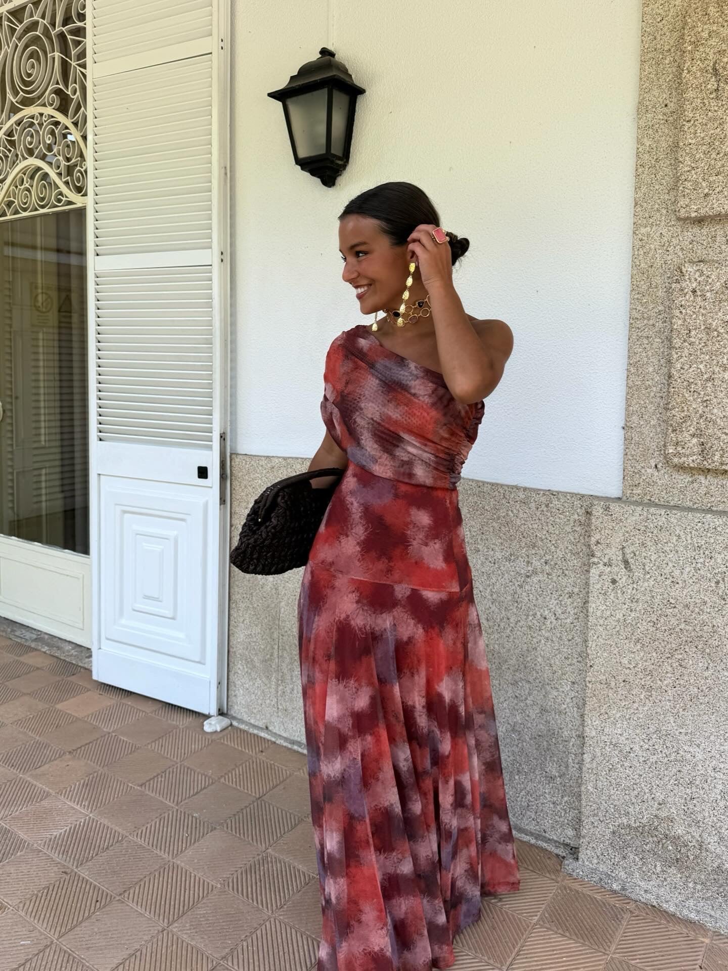 Vestido Largo Hombro Descubierto con Estampado Acuarela