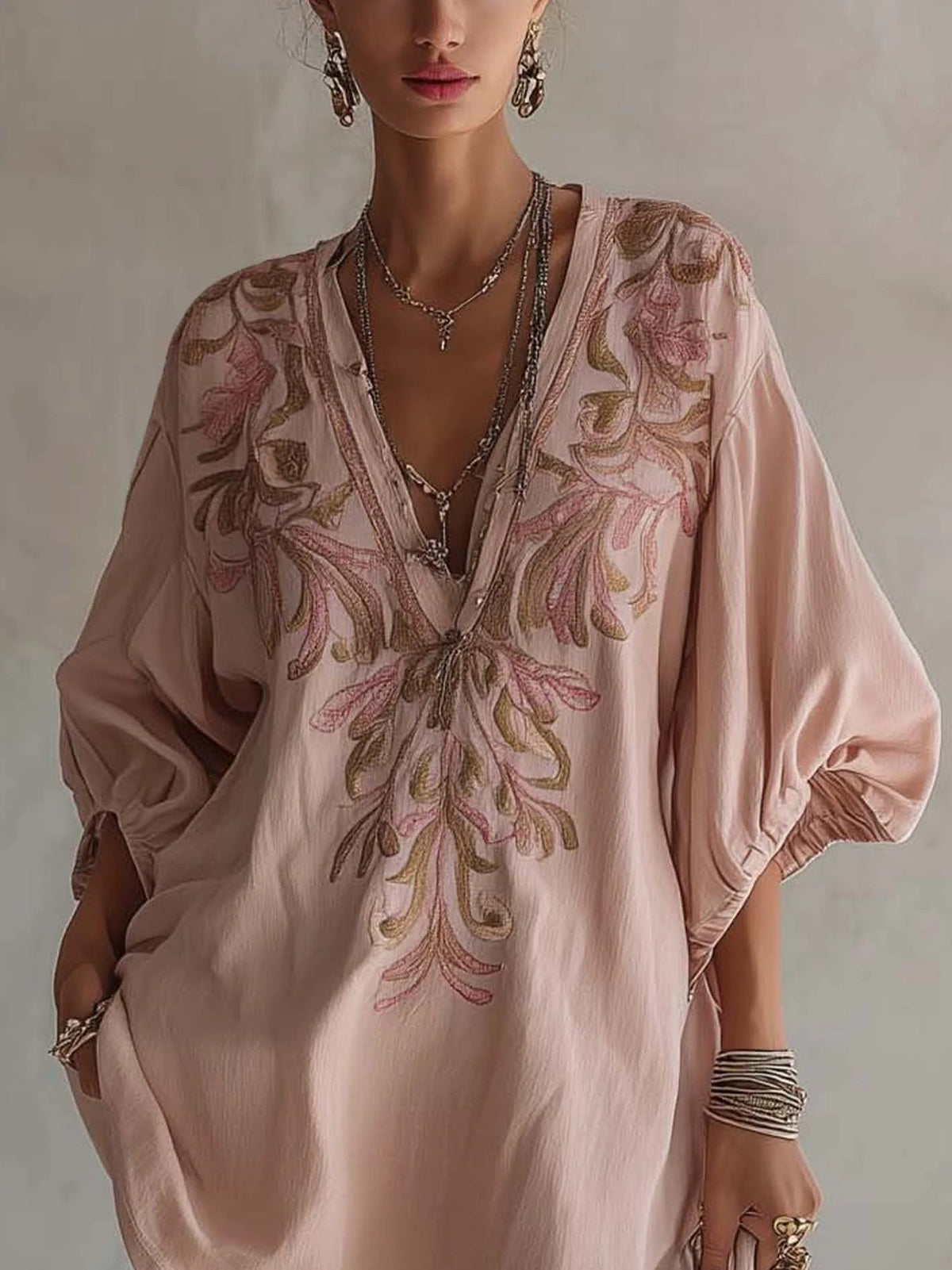 Vestido corto de lino bordado