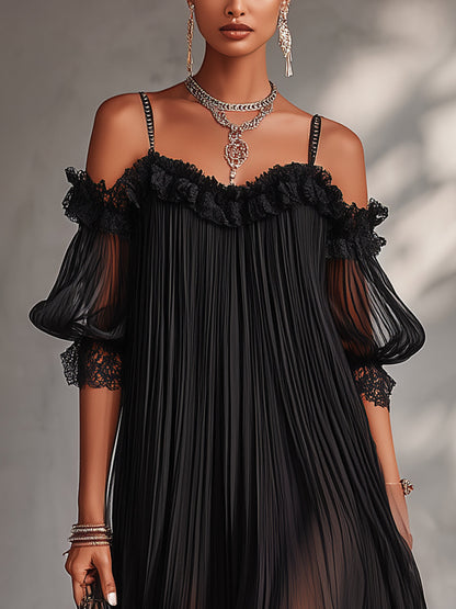 Vestido mini negro de gasa con hombros descubiertos y ribete de encaje