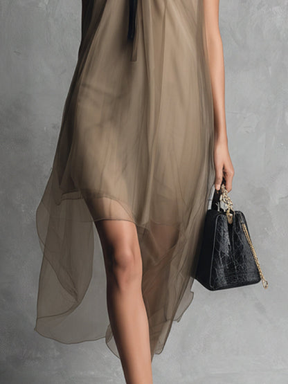 El vestido drapeado con lazo caqui