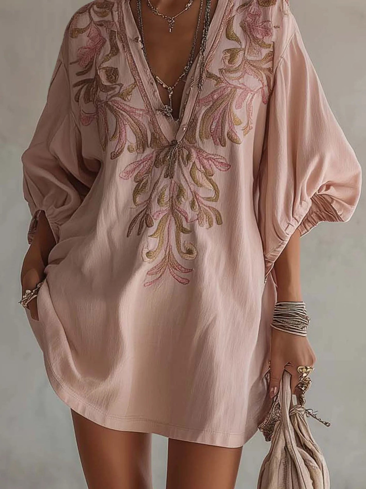 Vestido corto de lino bordado