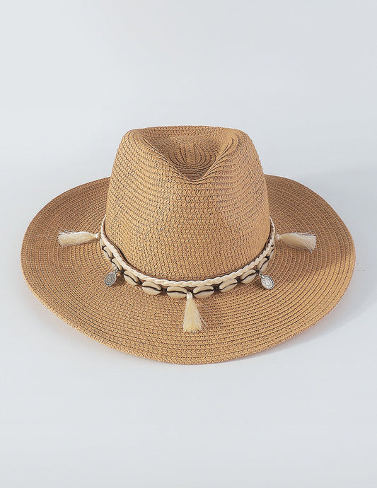 Sombrero de paja con borlas de conchas