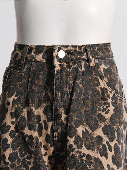 Jeans rasgados de pierna recta y cintura alta con estampado de leopardo vintage