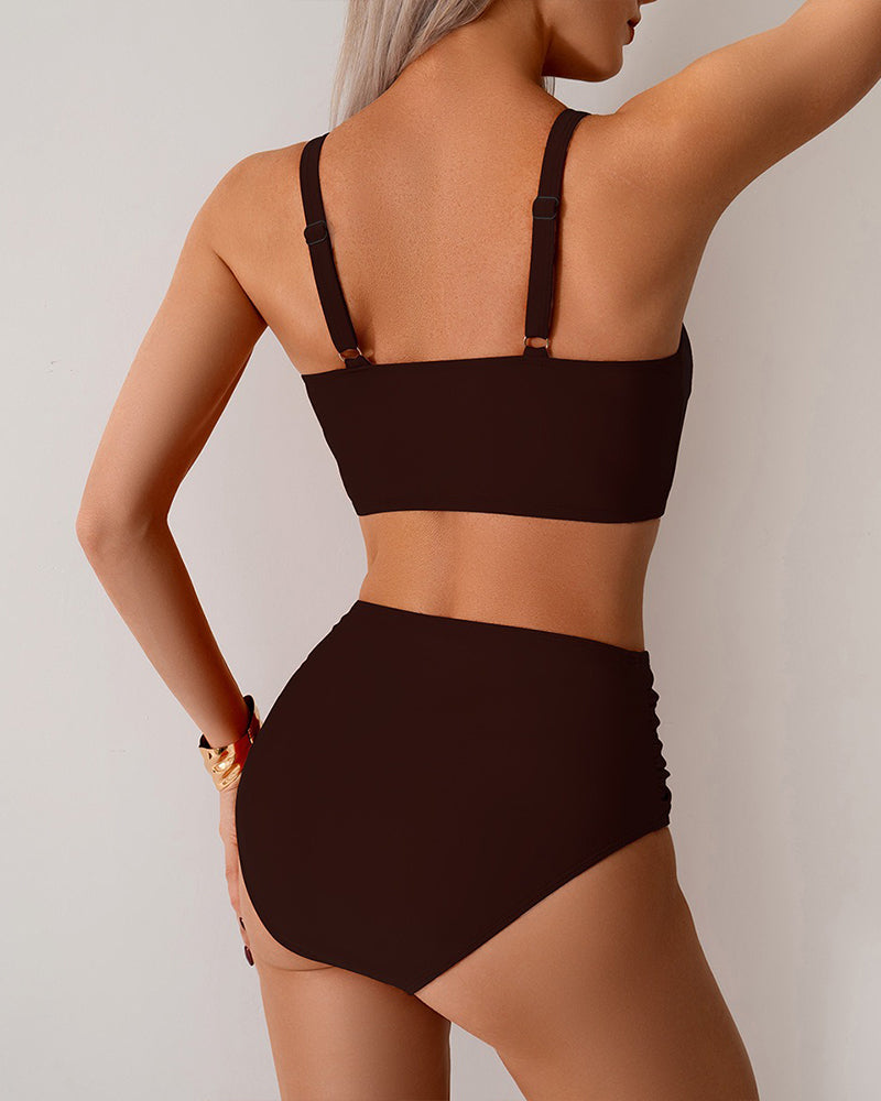 Bikini liso con nudo – cintura alta, silueta sexy