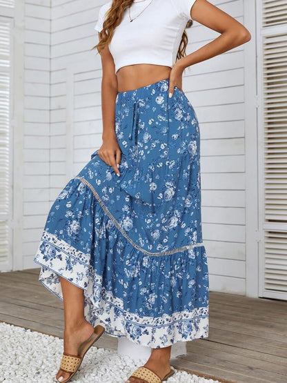Falda azul con detalle de ojales y cintura alta
