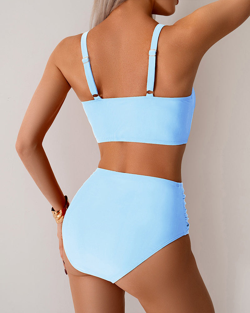 Bikini liso con nudo – cintura alta, silueta sexy