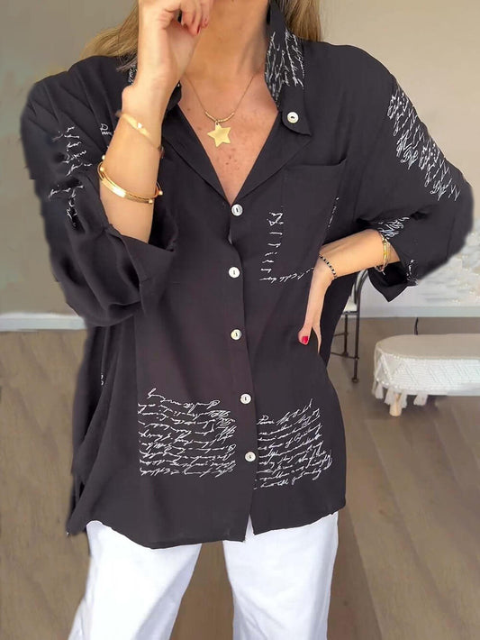 Camisa holgada alta-baja con estampado de letras simples