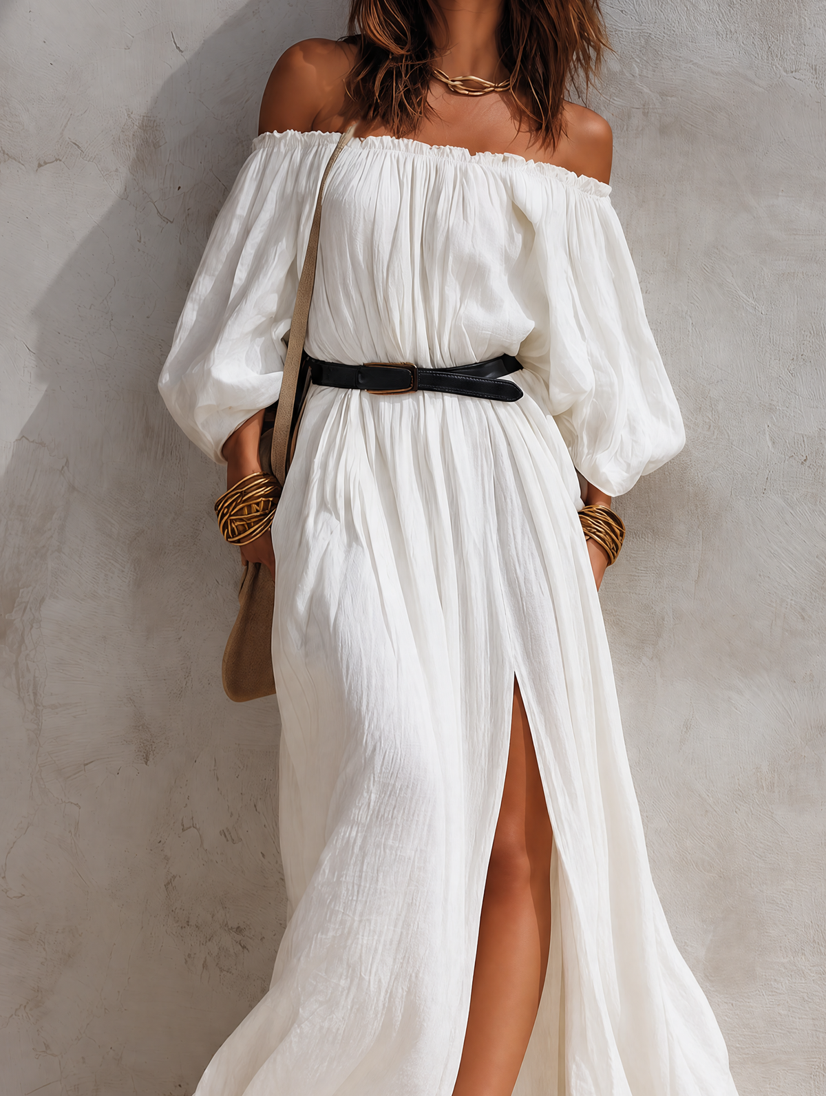 Vestido largo con cinturón y hombros descubiertos