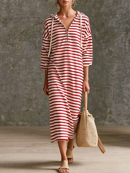 Vestido midi a rayas con capucha y media cremallera