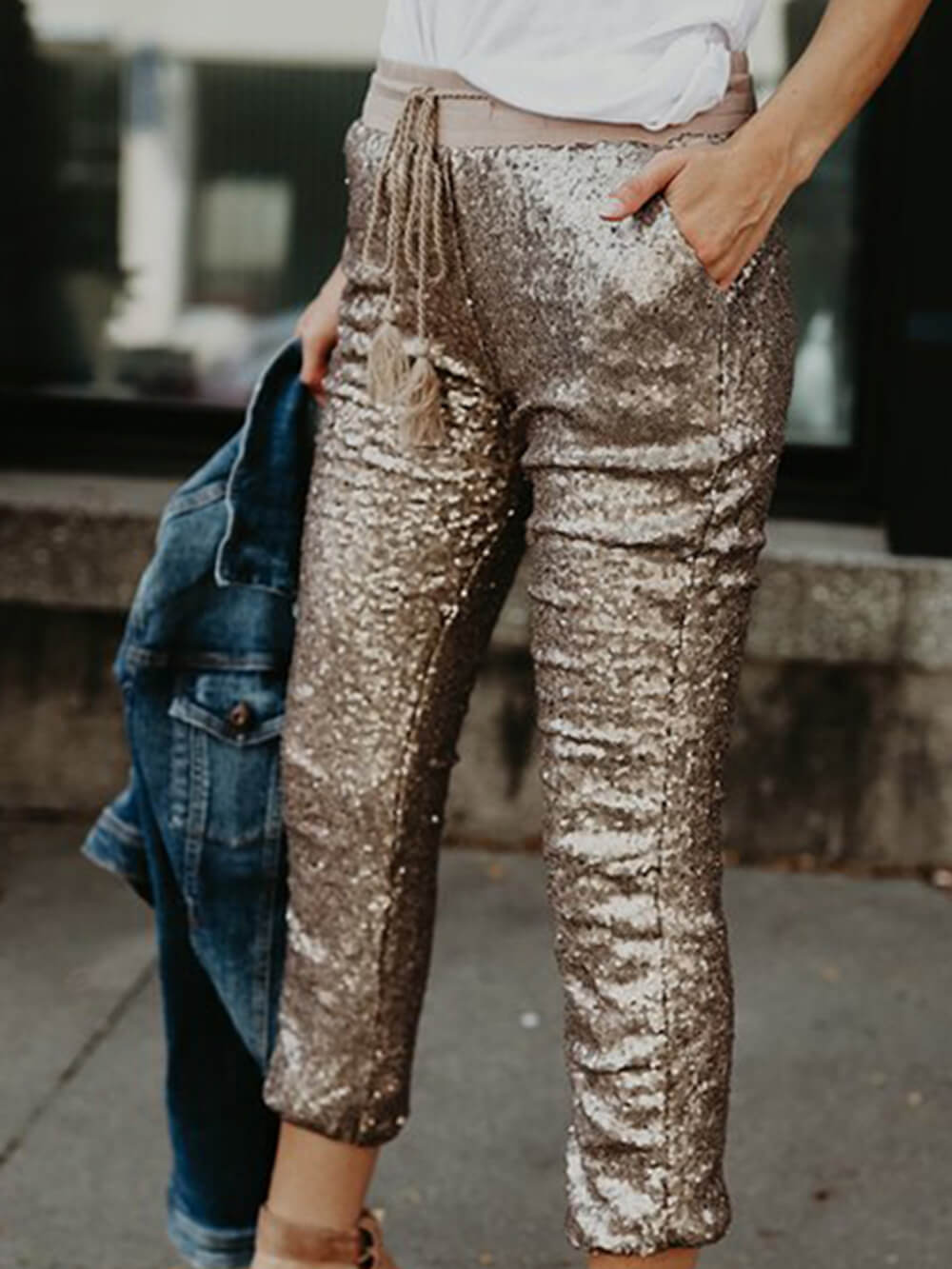 Pantalones con cintura elástica y lentejuelas