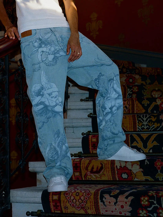 Vaqueros azules lavados con estampado de Cupido