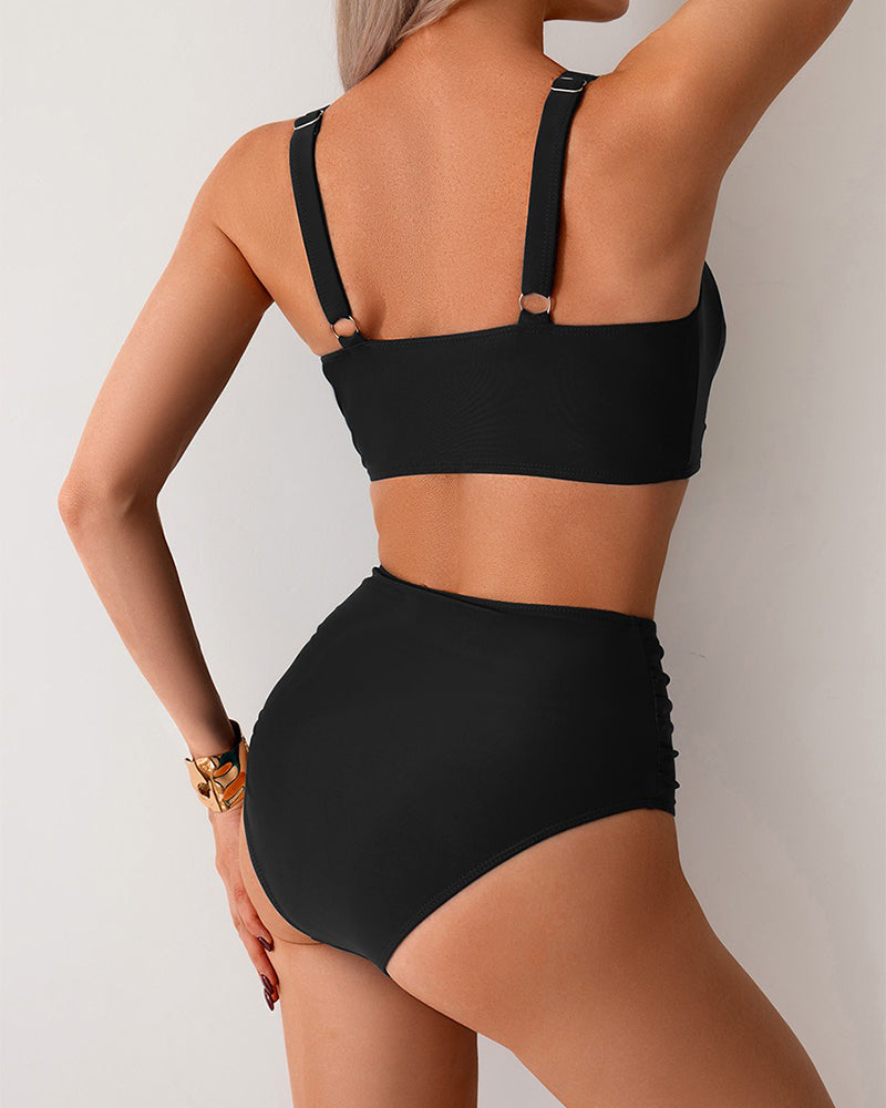 Bikini liso con nudo – cintura alta, silueta sexy