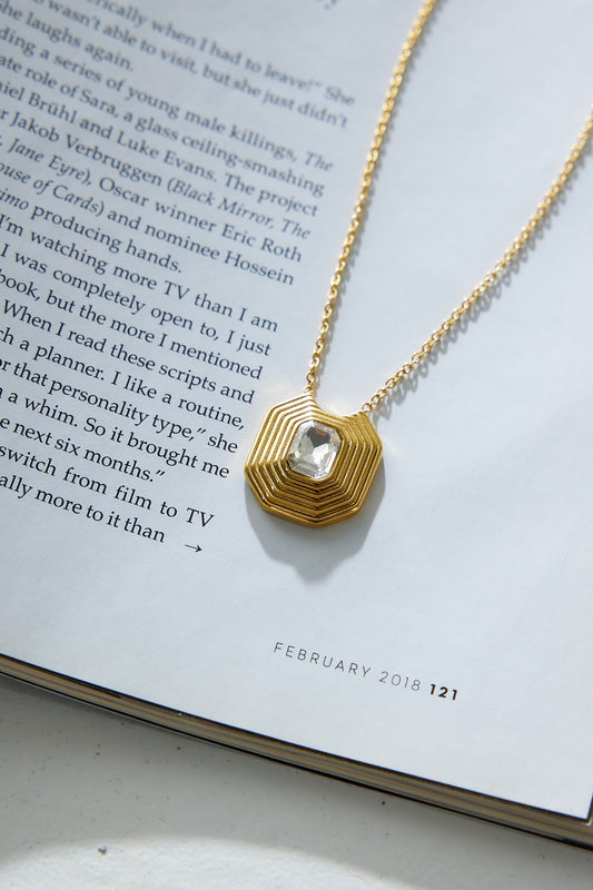 Collar De Gemas Con Aspecto De Lujo De Oro De 18 Quilates En Oro