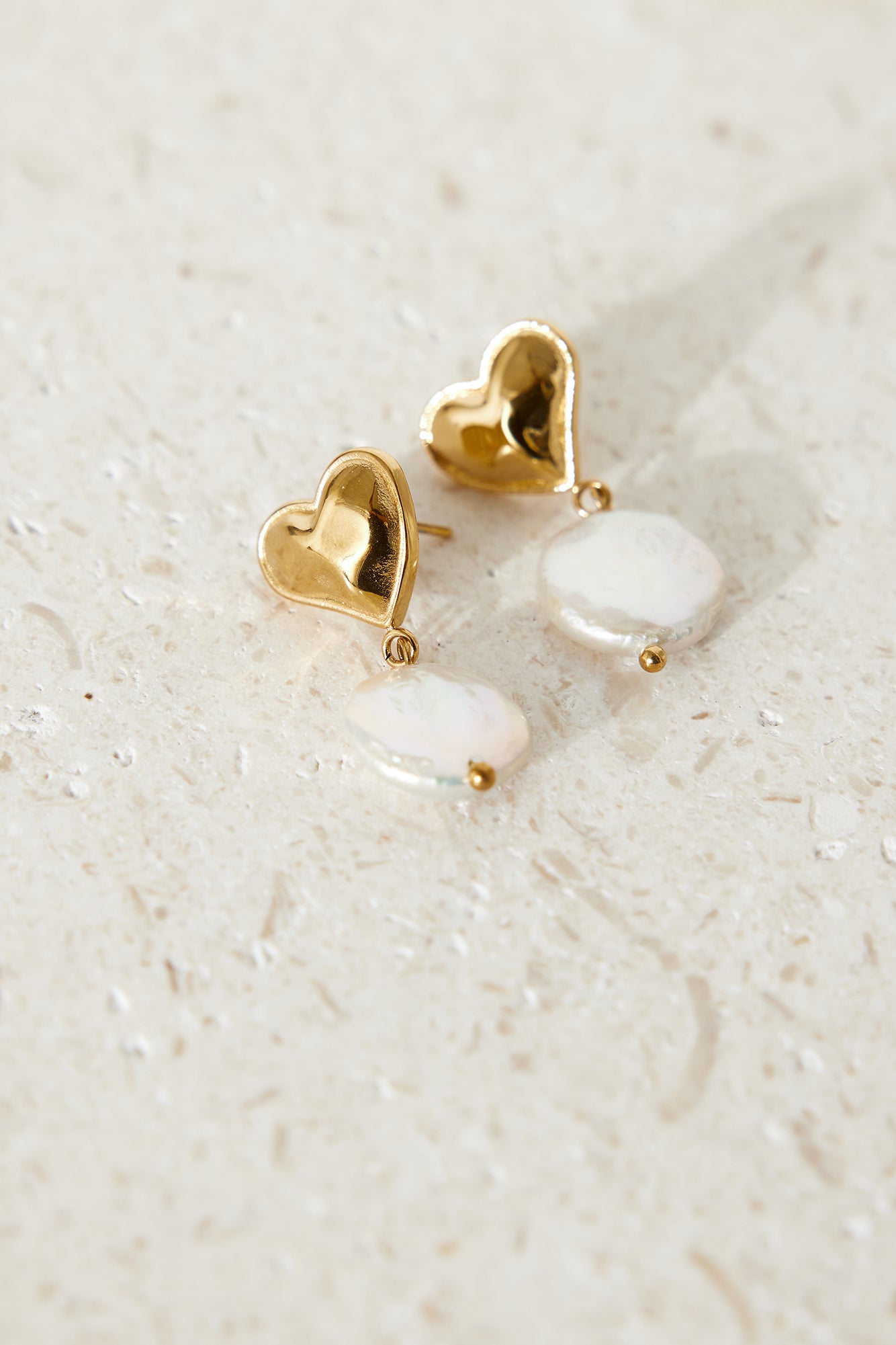 Pendientes Love Me More Bañados En Oro 18k Oro