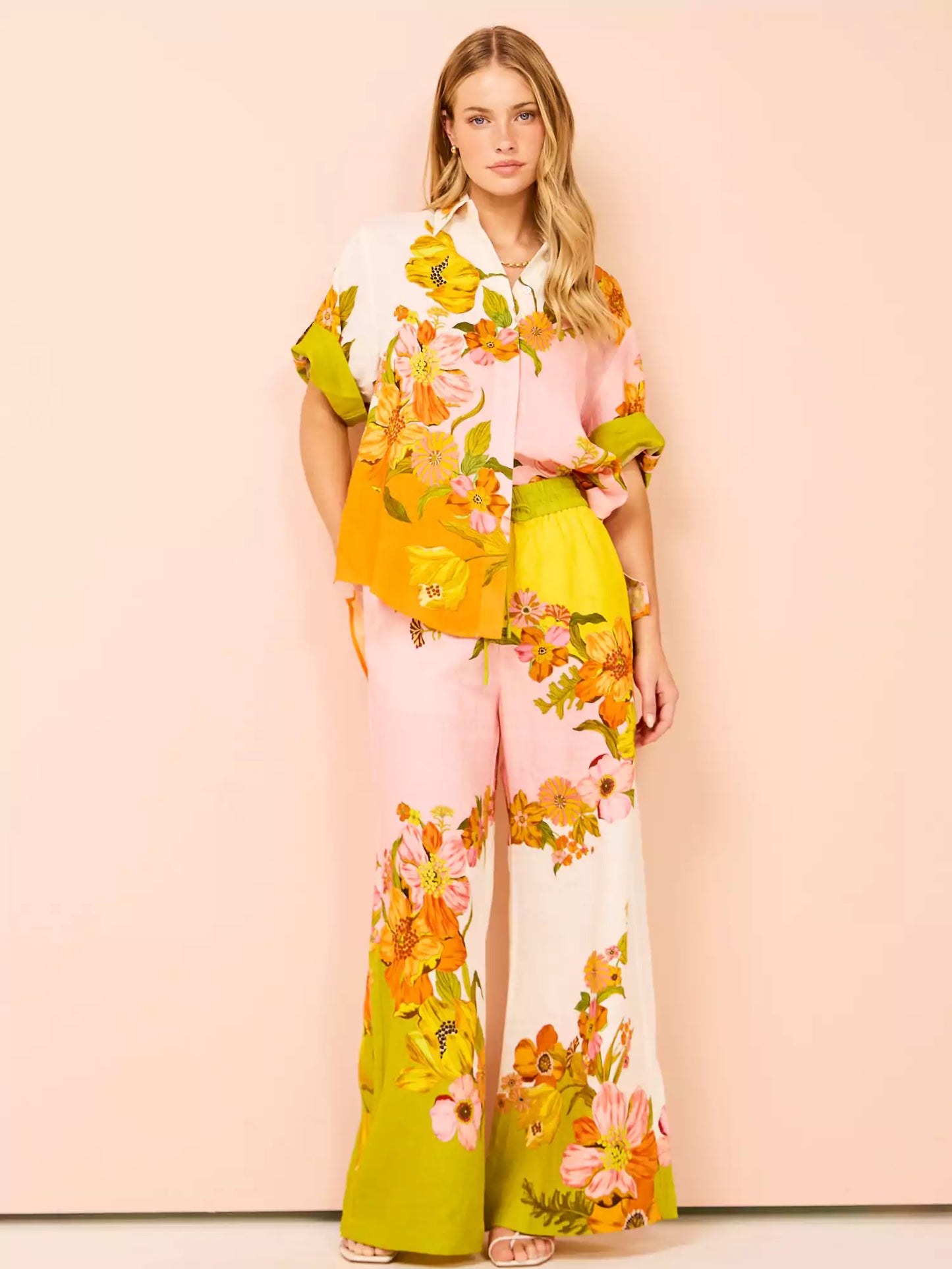 Conjunto de pantalones anchos con bolsillos y cintura elástica con estampado único