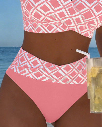 Verführerischer zweiteiliger Bikini mit BH-Oberteil und glitzerndem Strass-Design