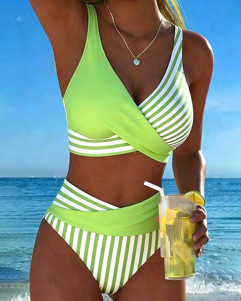Bikini con tiras cruzadas – estampado