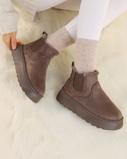 Botas de nieve de color uniforme con suela gruesa y robusta – calor, tracción y estilo en la nieve