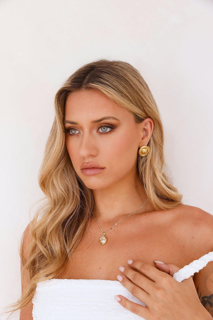 Collar único de perlas chapado en oro de 18k
