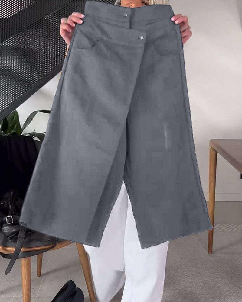 Pantalón casual liso de color único con corte asimétrico