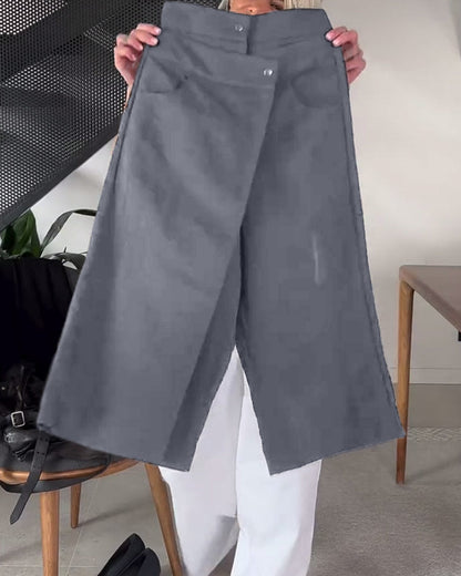 Pantalón casual liso de color único con corte asimétrico
