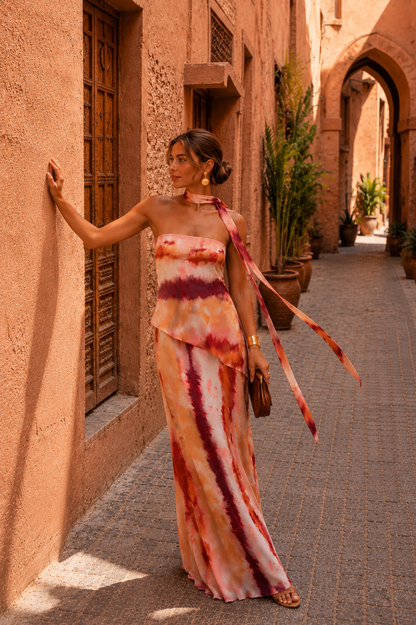 Deslumbrante vestido largo estampado con escote palabra de honor