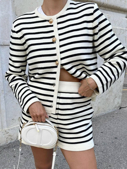 Conjunto casual de suéter tipo cárdigan de punto a rayas con cuello redondo