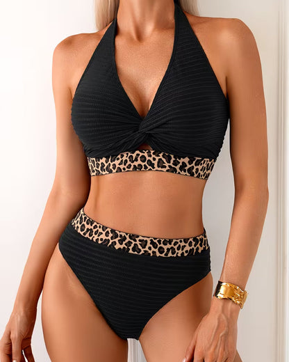 Bikini con estampado de leopardo acanalado y diseño en bloques de color