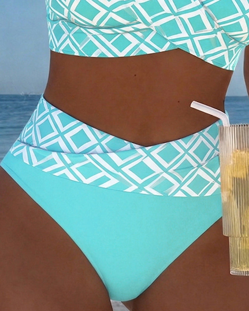 Bikini de dos piezas seductor con copa tipo sujetador y diseño de diamantes brillantes