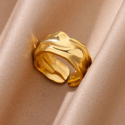 Alquimia - anillo de estilo irregular y acabado sofisticado