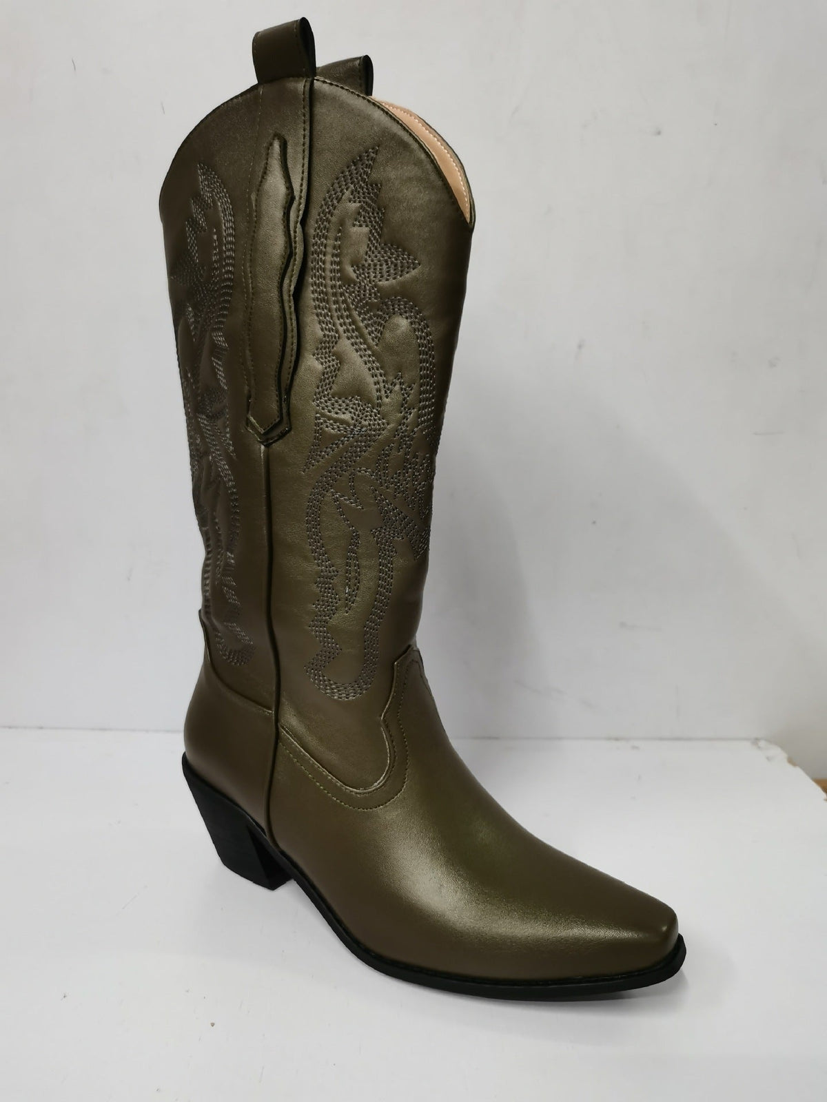 Botas occidentales con punta puntiaguda bordada y tacón grueso