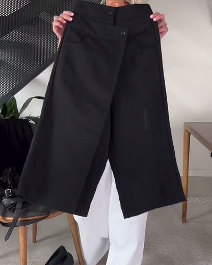 Pantalón casual liso de color único con corte asimétrico