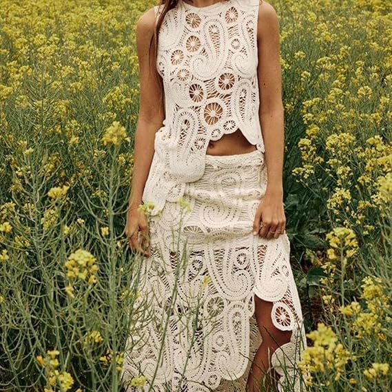 Elegante conjunto de falda de encaje calado de crochet