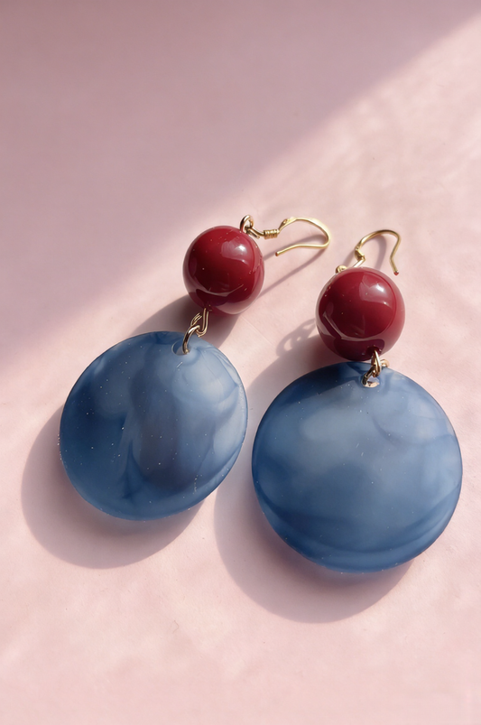 Pendientes redondos vintage nublados en rojo y azul