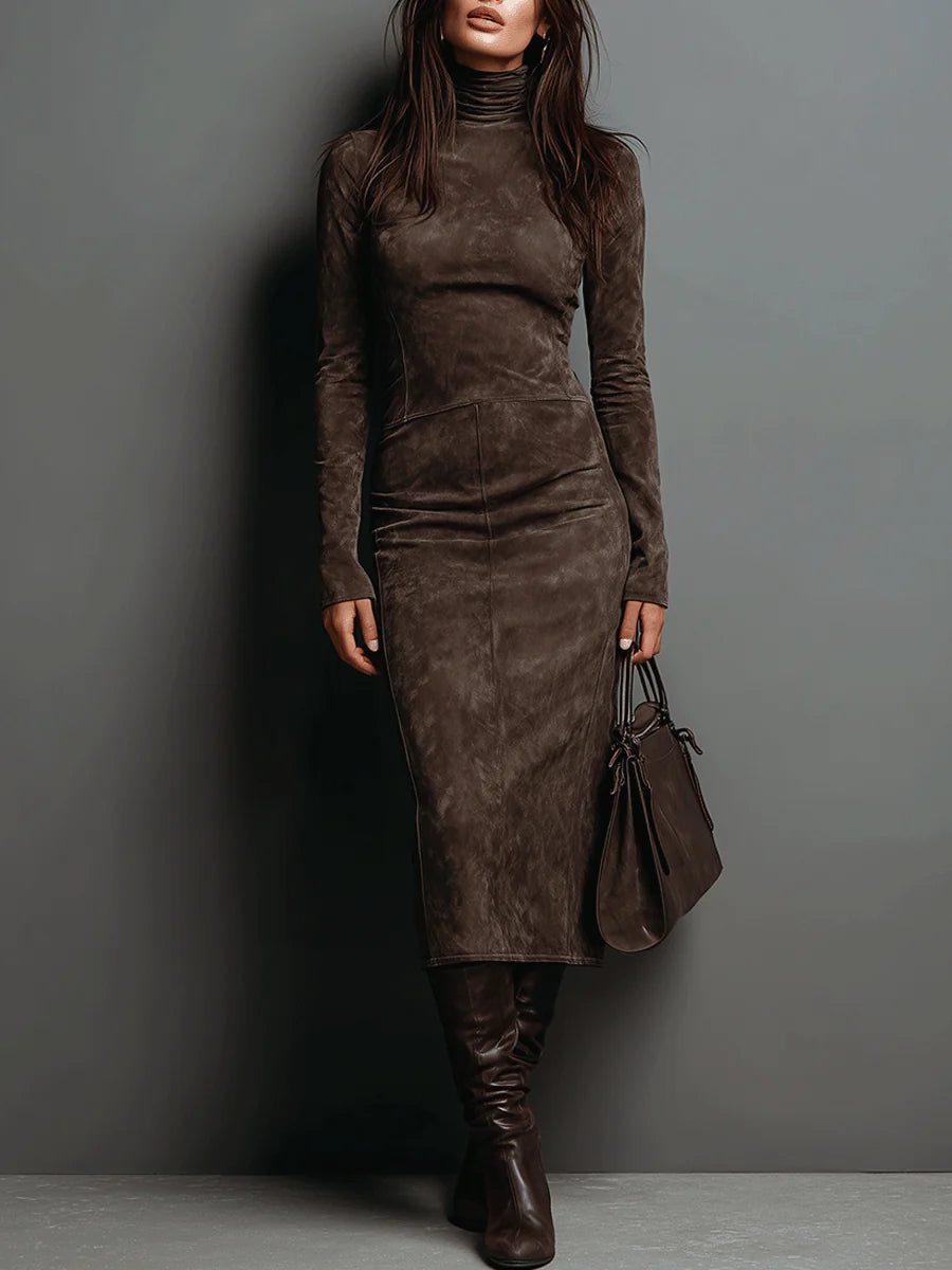 Vestido midi de ante con cuello alto y mangas largas