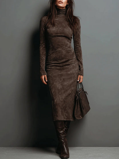 Vestido midi de ante con cuello alto y mangas largas