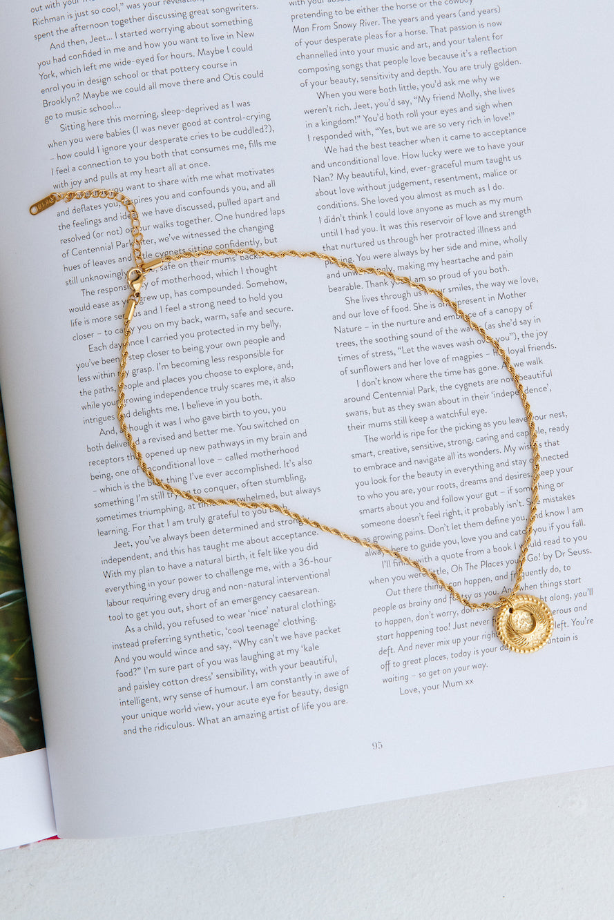 Collar Vidas Ilusorias Chapado en Oro 18K Oro