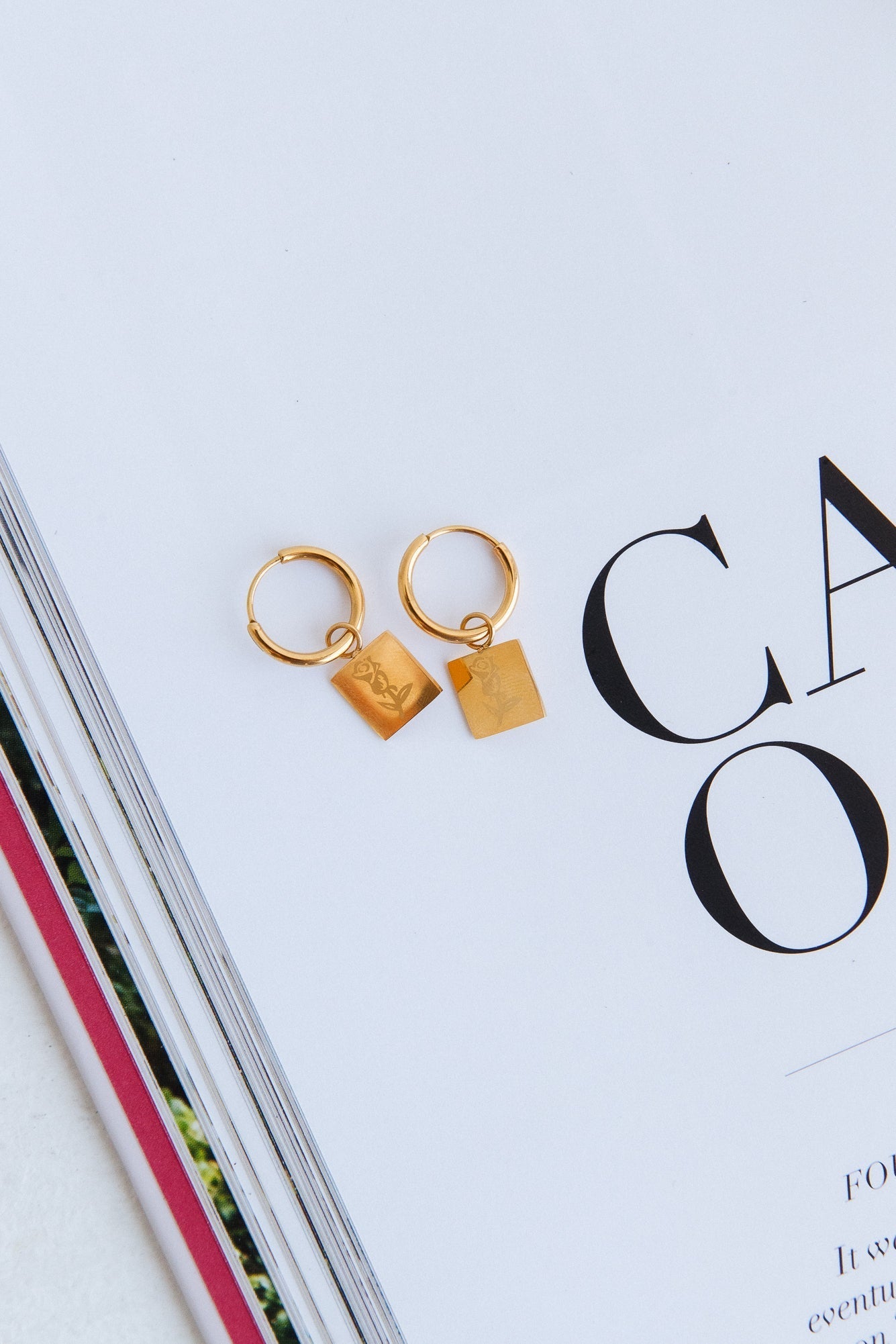 Pendientes Corazón Carmesí Bañados En Oro 18K Oro