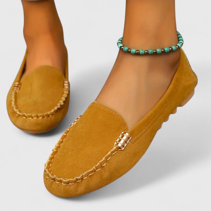 Elena | Mocasín turquesa con costuras decorativas