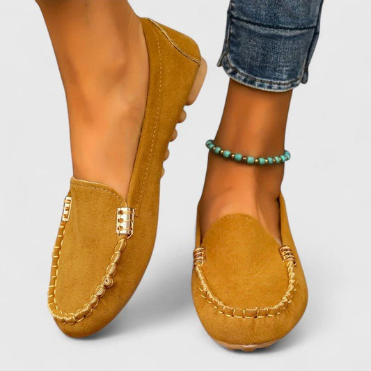 Elena | Mocasín turquesa con costuras decorativas