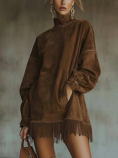 Vestido de cuello alto de ante sintético con dobladillo de flecos