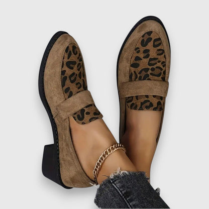 Consuelo | Mocasín marrón con estampado animal