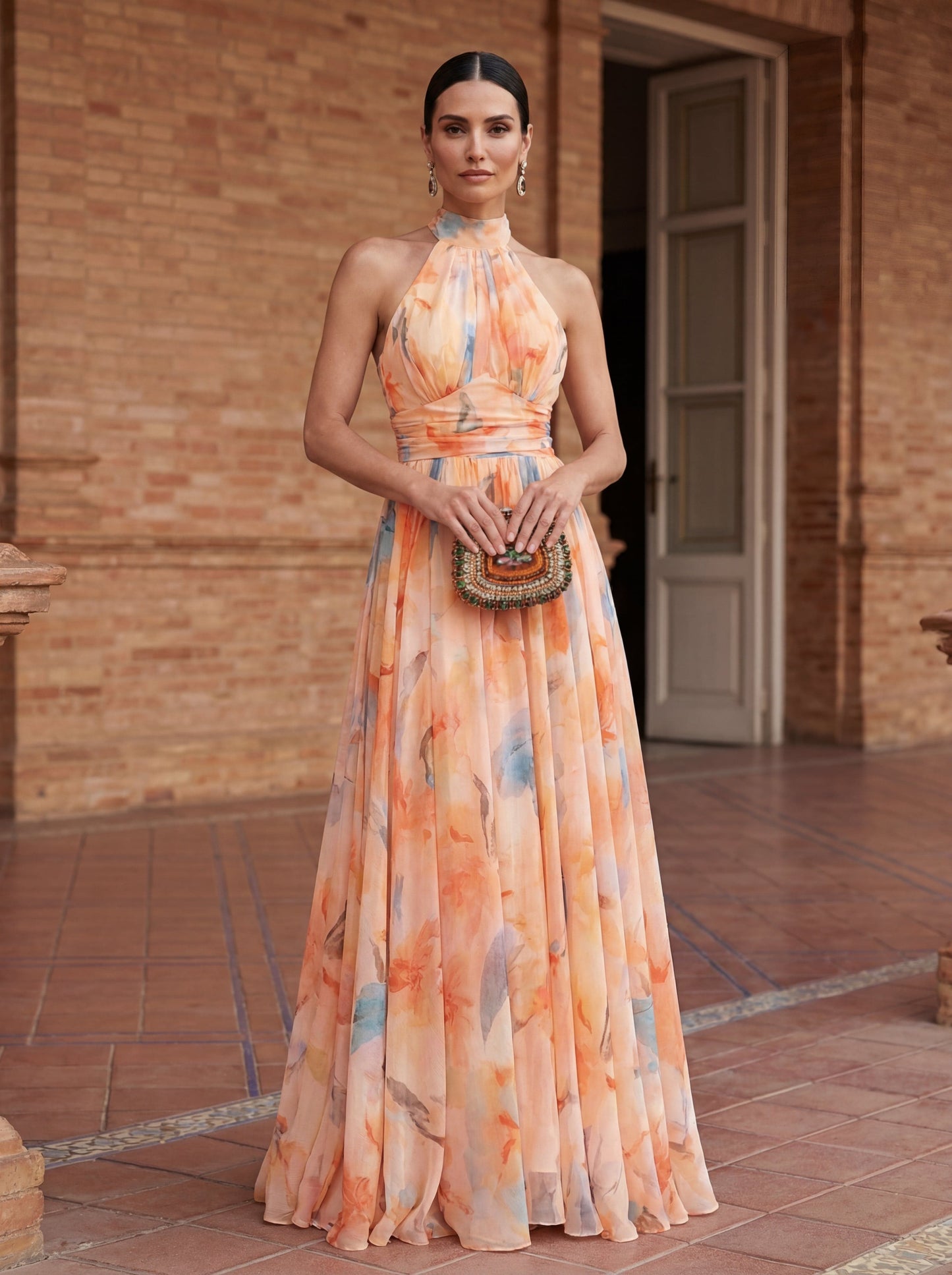 Vestido Halter con Estampado de Acuarela – Estilo Fresco y Elegante